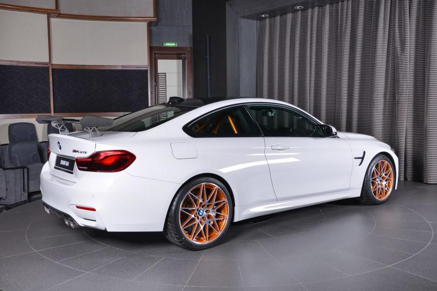 BMW M4 GTS by Abu Dhabi Motors 2017 года  (фото 11 из 18)